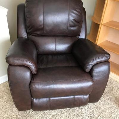 Bassett electric leather recliner $799