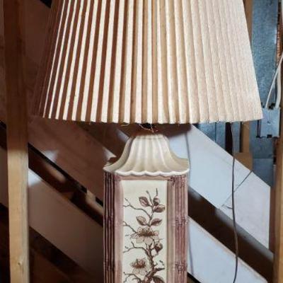 Porcelain Asian Motif Table Lamp - untested