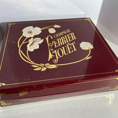 Vintage Perrier Jouet Champagne Glasses and Box 