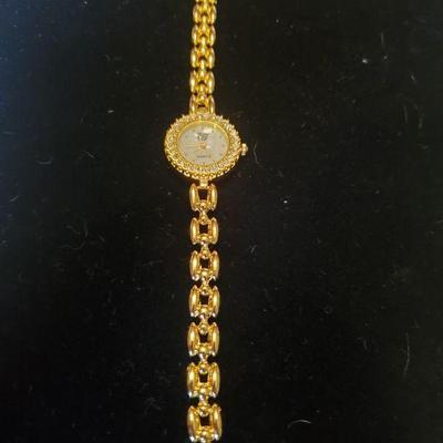 Elizabeth Taylor Votre Cadeau White Diamond Watch