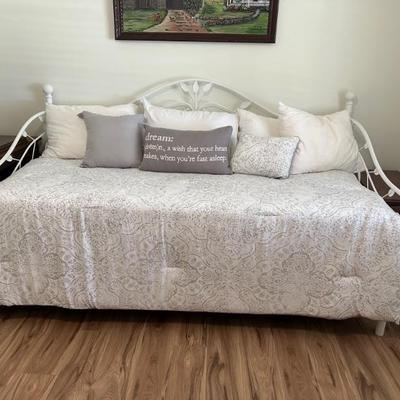 Day Bed with Trundle BUY IT NOW $260