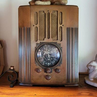Zenith Radio 9s3
0

This is a rare find and is one of the most collectable Zenith tombstones