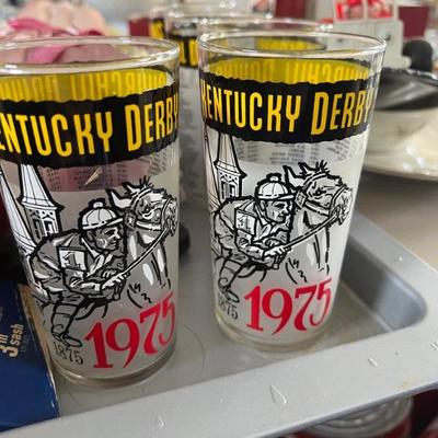 Set of 1975 Kentucky Derby glasses 