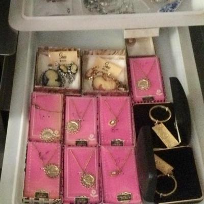 Cameo style jewelry