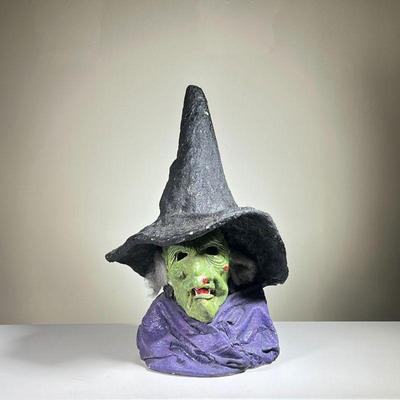 HALLOWEEN WITCH DECORATION | Evil Green Witch figure in Painted Plaster, with black witch's hat. - l. 13 x w. 13 x h. 23 in
