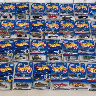 SST105 - Huge Lot of 40 New and Unopened Hot Wheels Diecast Cars NIP 