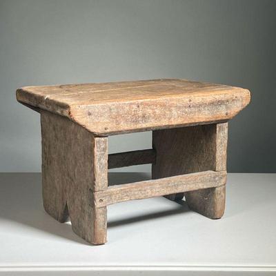 ANTIQUE FOOTSTOOL | Early wooden stool. - l. 16 x w. 10.5 x h. 10.5 in