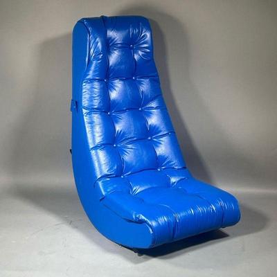 FLOOR GAME CHAIR | Blue leatherette floor rocking chair / game chair, with tufted cushioned upholstery. l. 39 x w. 18 x h. 28 in

