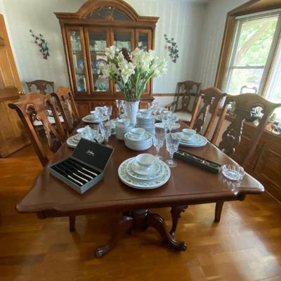 Sumter Cabinet dining table
