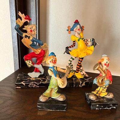 Depose Clown Figurines