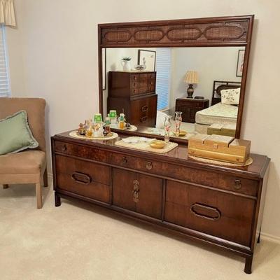 Thomasville Dresser w/ Mirror