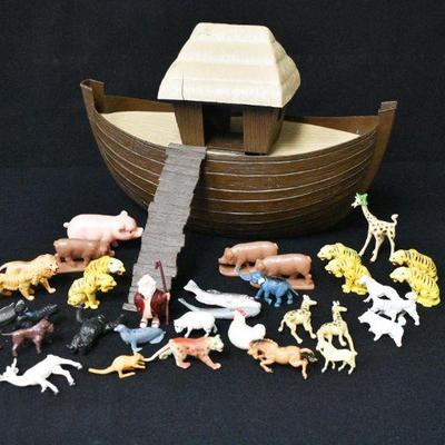 1970's Plastic Noah's Ark