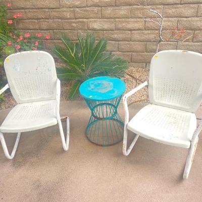 TEAL 1960'S TABLE & WHITE VINTAGE CHAIRS!