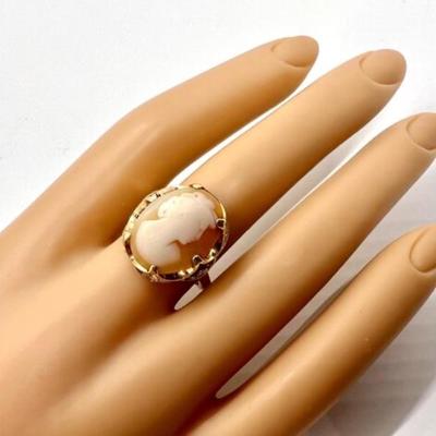 #95 â€¢ Antique Cameo Ring in 14K Gold - Size 8
