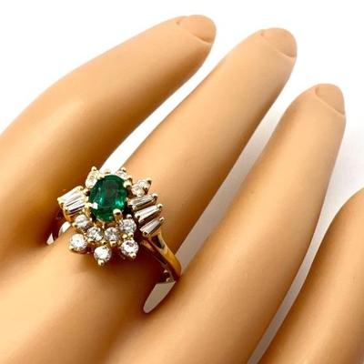 #28 • Vintage Emerald & Diamond Ring in 14K Gold - Size 8.25
