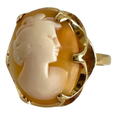 #95 â€¢ Antique Cameo Ring in 14K Gold - Size 8

