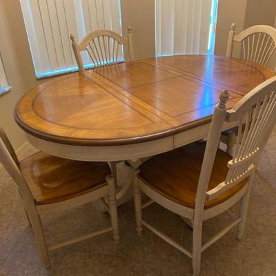 White and light wood Kitchen nook table/4 chairs