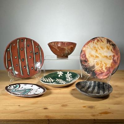 (6PC) MEG SMEAL POTTERY PLATES & BOWLS | Meg Smeel and other Potters. Including a mottled brown bowl. - h. 4 x dia. 6 in (bowl)