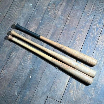 (3PC) DUKE SNIDER MODEL BASEBALL BAT | Vintage Baseball Bats including (1) Sav-A-Bat Mueller Perry and (2) Hillerich & Bradsby (NO DC 3...