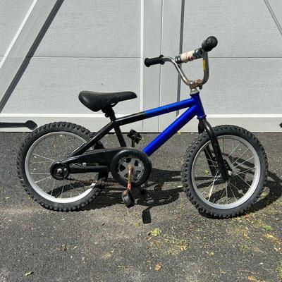 CHILDâ€™S BIKE | Small two-wheeled bike for a child by Dynacraft. - l. 44 x h. 31 in (overall)
