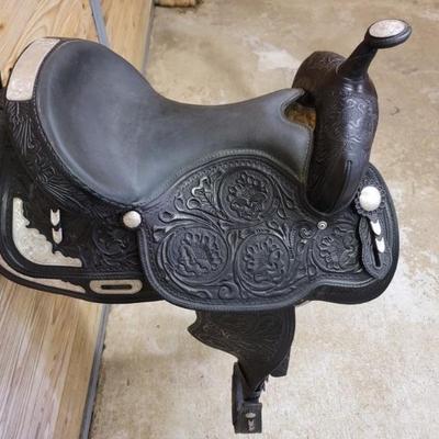 Crates Hand Crafted Western Show Saddle, 1/2