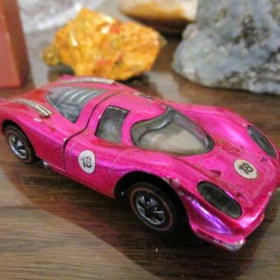 Hot Wheels pink Porsche