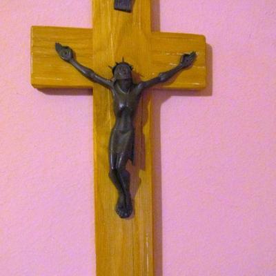 Rare Ranch Oak MCM crucifix