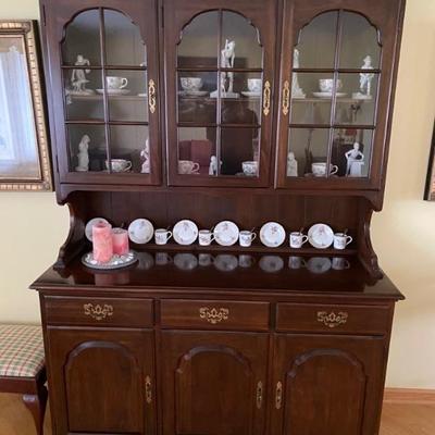Ethan Allen Mahogany Hutch/Side Board with Silver Ware Drawer, Storage 