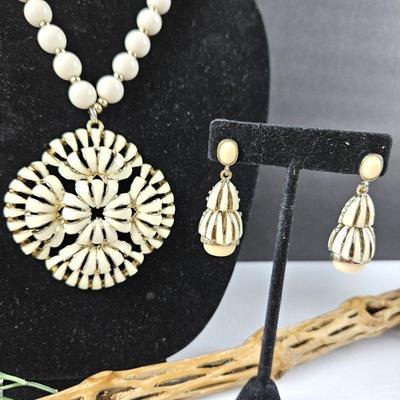 Set of Coldwater Creek Ivory Enameled Large Pendant Statement Necklace and Drop Earrings