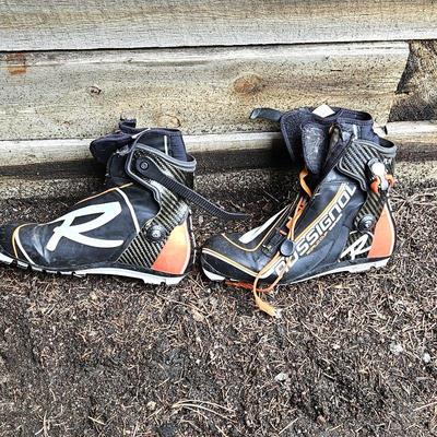 Pair of Women's Rossignol Cross Country Ski Boots / Shoes Size Eur 40.5
