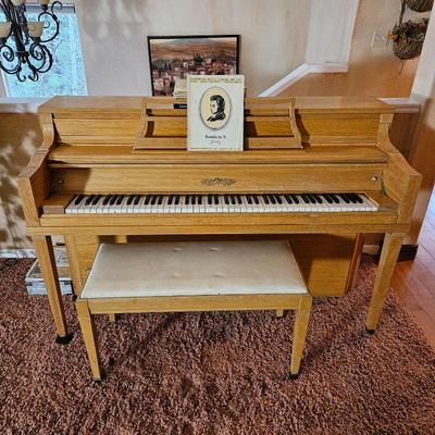 Chickering Console Piano in a Bleached Wood w/ Bench. Good condition