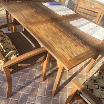 Lanai table and chairs