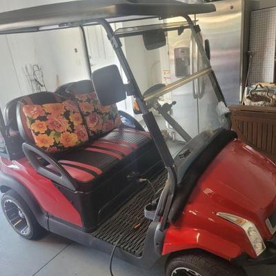 Golf car, 2012 Club Cr President, L class purchased in 2016, reconditioned and refurbished y the dealer. Dec 2020 new batteries, 02/2022...