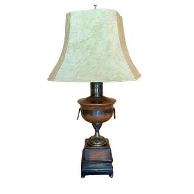 Lot 036   0 Bid(s)
Fredrick Cooper Urn Style Occasional Table Lamp