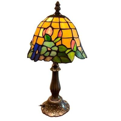 Lot 063   0 Bid(s)
Stained Glass Accent Table Lamp