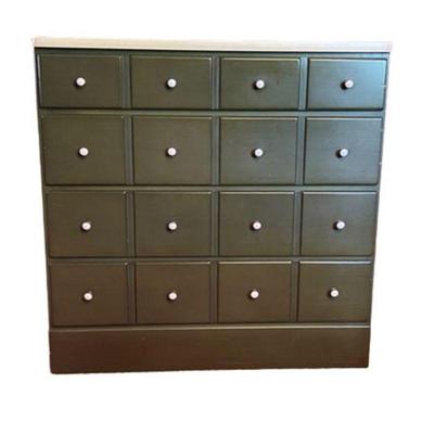 Lot 045   0 Bid(s)
Ethan Allen Baumritter Apothecary Style Four Drawer Chest