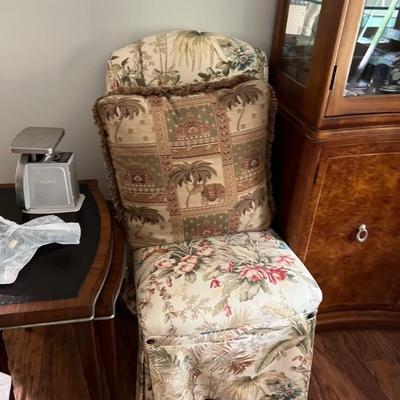Set of chairs $45ea
Pre-purchase Rules!!!! Read carefully…. 
Any item interested in pre purchase must text 909 499-0708 a photo; price...