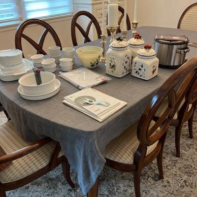 Formal dining table and chairs $$300
Pre-purchase Rules!!!! Read carefully…. 
Any item interested in pre purchase must text 909 499-0708...