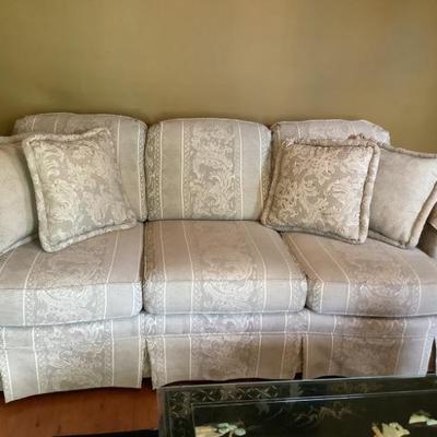 $395 Broyhill grey 3 cushion couch with pillows 82â€L 33â€W 33â€H 