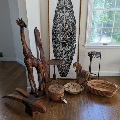 Carvings, American Indian items
