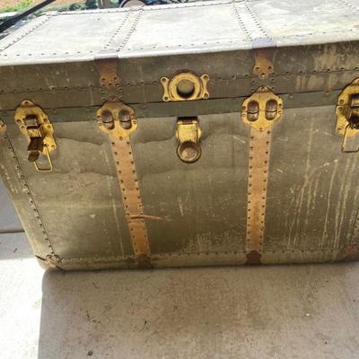 Old trunk 
