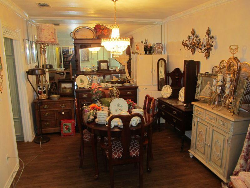 75 OFF Large Antiques & Vintage Plano Estate Sale