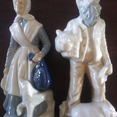 Vintage ceramic Farmers couple 
$30