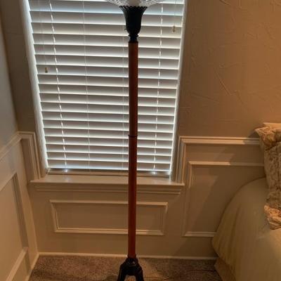 Torchiere Floor Lamp with Metal Tri-Part Feet