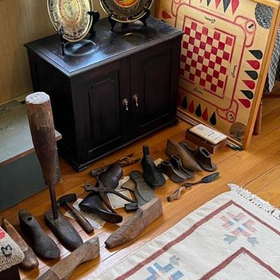 Boot forms, shoemaker tools