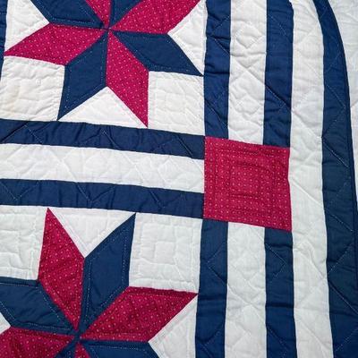 Handmade quilt (full/queen size)