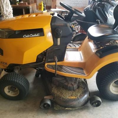 Cub Cadet XT2 riding mower