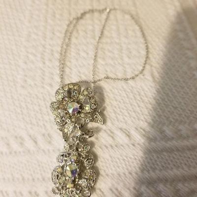 Rhinestone & filigree drop necklace