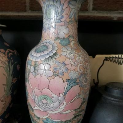 Chinoiserie floral vase
