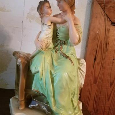 Vintage Royal Krafts #1805 figurine - mother & child